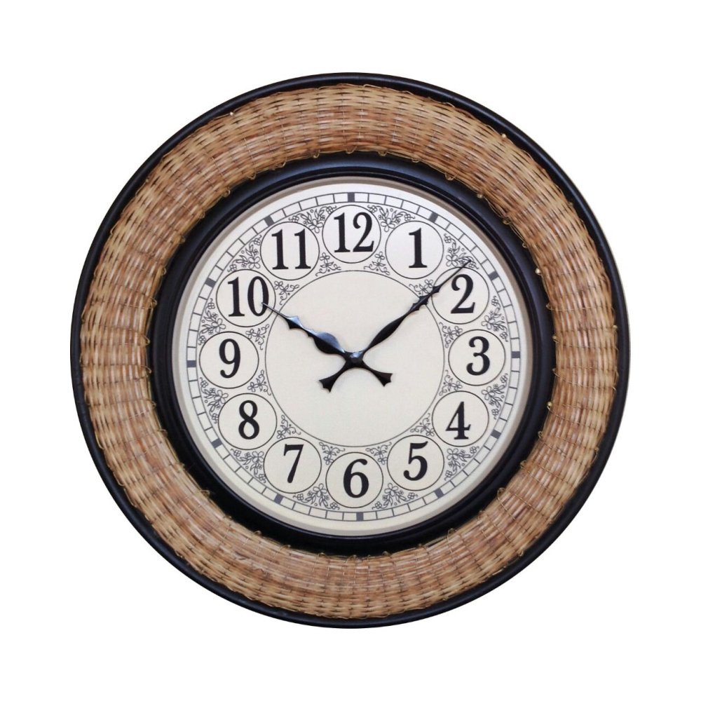 Brass-fitted-wall-clock-design