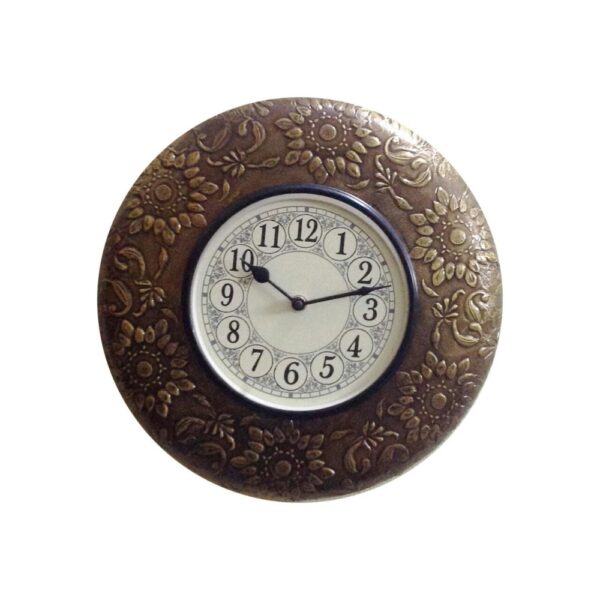 Brass-fitted-wall-clock-design